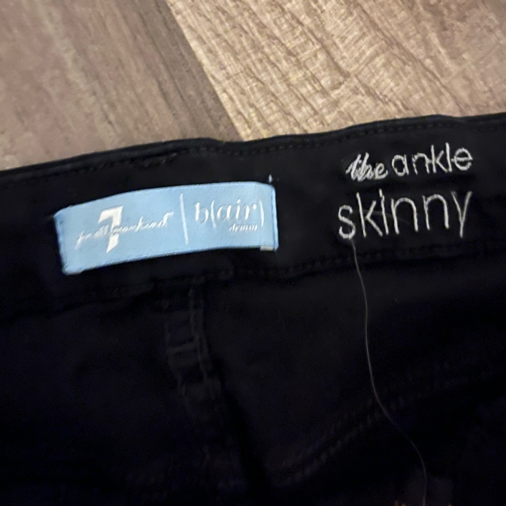 Black skinny 7 for all man kind worn a couple of time. Good condition